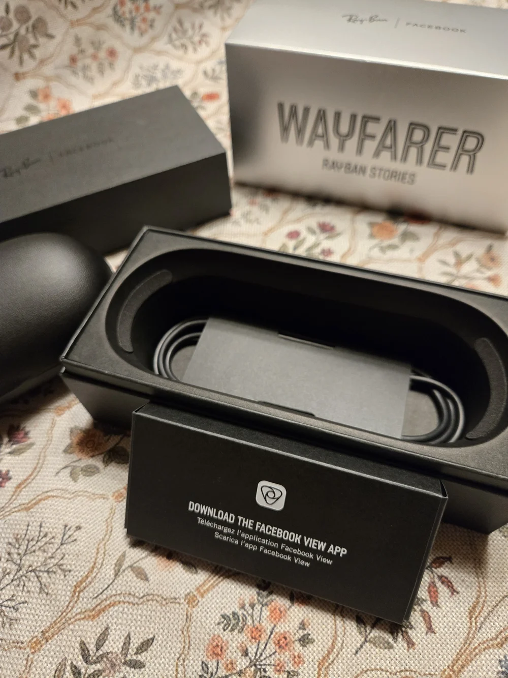 NEW Ray-Ban Stories Wayfarer RW4002 Smart Glasses Open Box